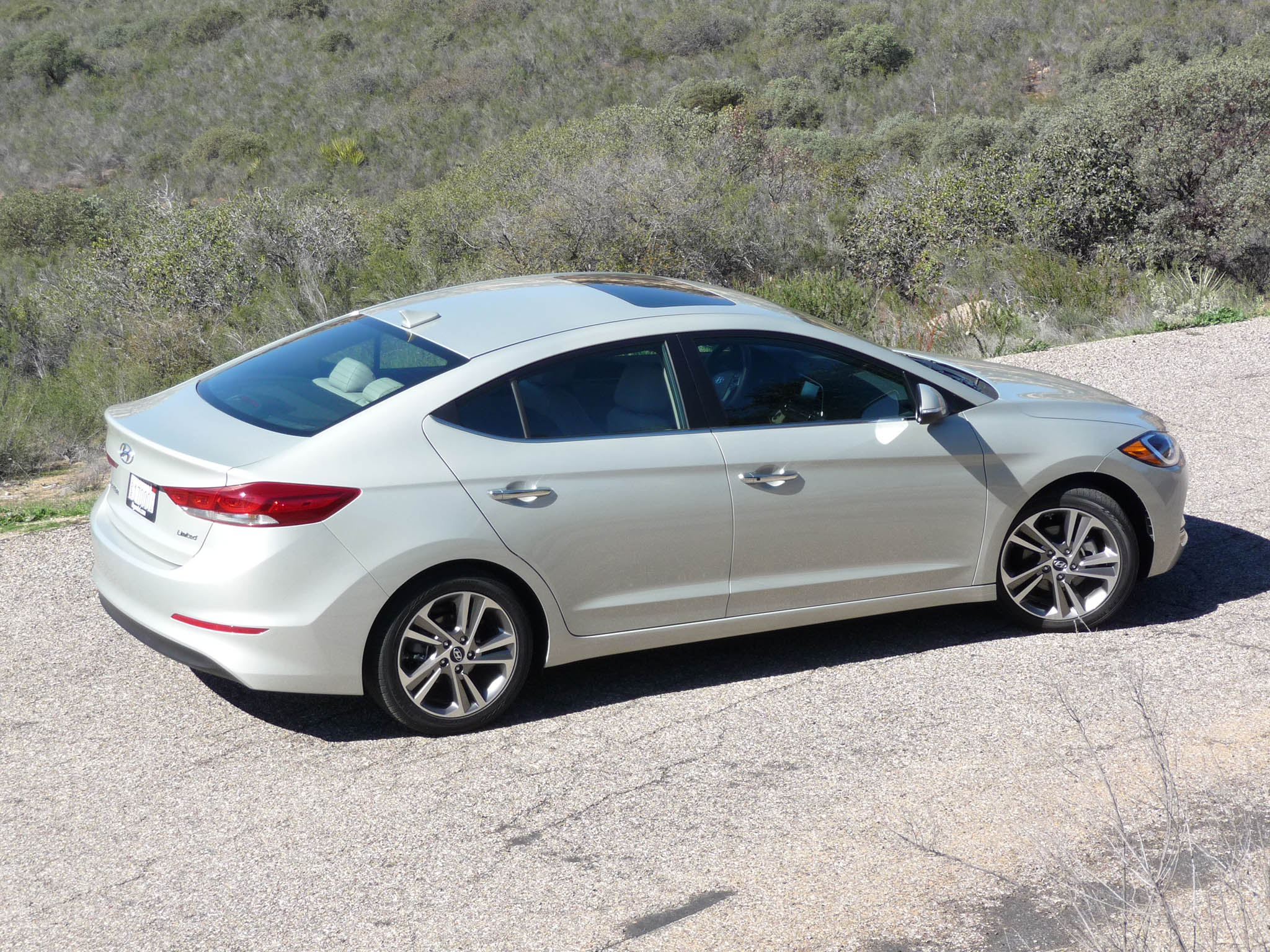 Hyundai Elantra: Good driving practices Hyundai Elantra: Good driving practices